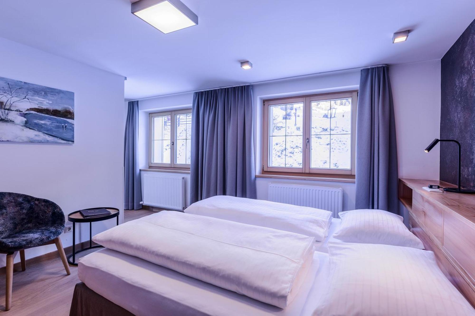 Quality Hosts Arlberg - Hotel Goldenes Kreuz B&B Санкт-Антон-ам-Арльберг Екстер'єр фото