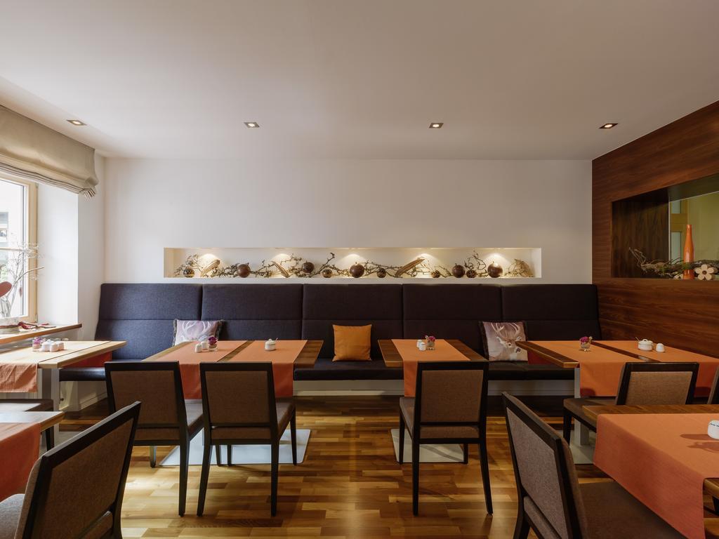 Quality Hosts Arlberg - Hotel Goldenes Kreuz B&B Санкт-Антон-ам-Арльберг Екстер'єр фото