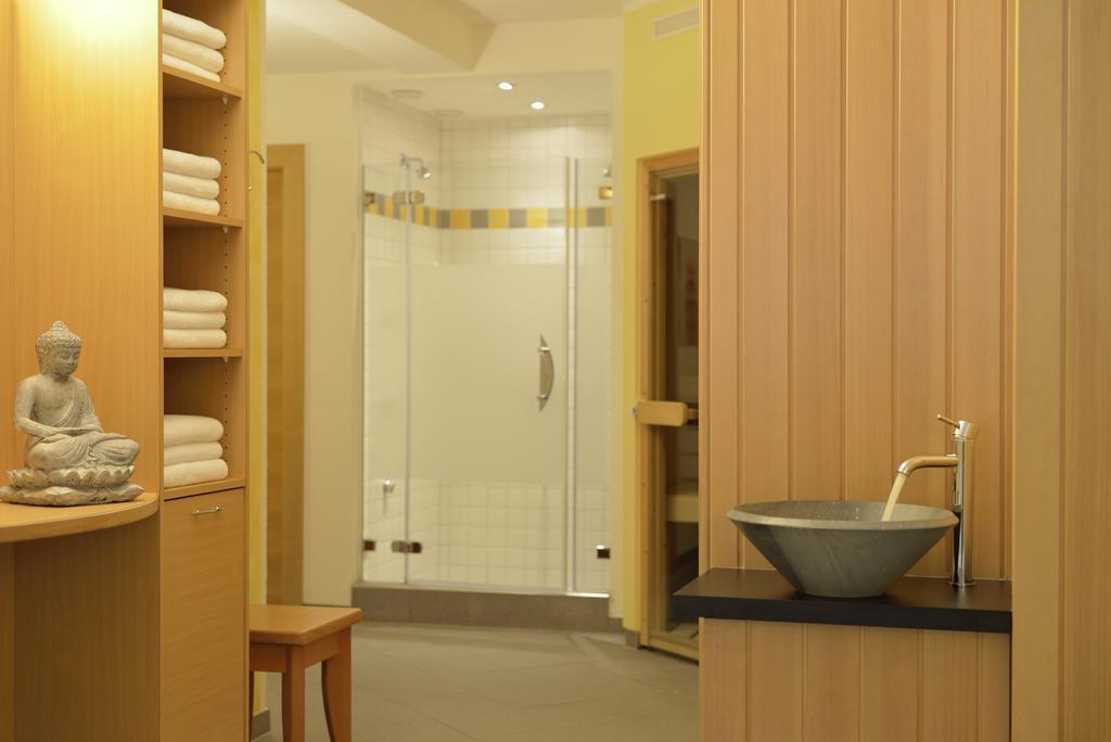 Quality Hosts Arlberg - Hotel Goldenes Kreuz B&B Санкт-Антон-ам-Арльберг Екстер'єр фото