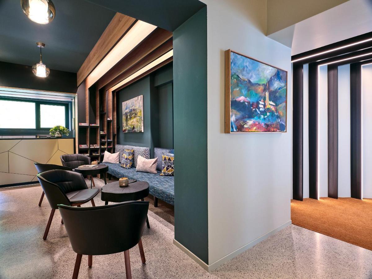 Quality Hosts Arlberg - Hotel Goldenes Kreuz B&B Санкт-Антон-ам-Арльберг Екстер'єр фото