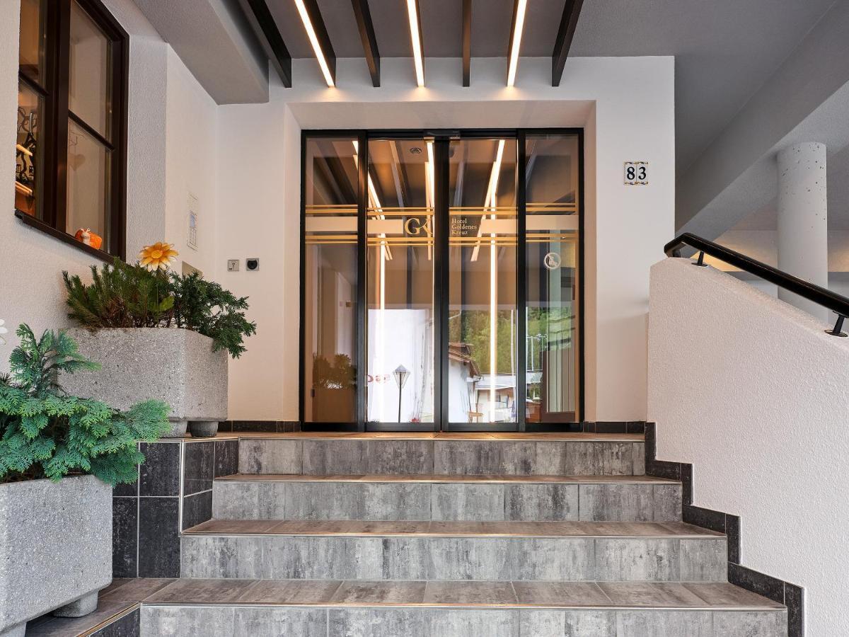 Quality Hosts Arlberg - Hotel Goldenes Kreuz B&B Санкт-Антон-ам-Арльберг Екстер'єр фото